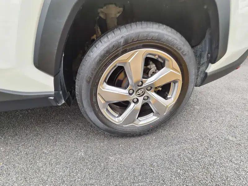 RAV4 2020 2.0L CVT 2WD Fashion Edition — миниатюра 9