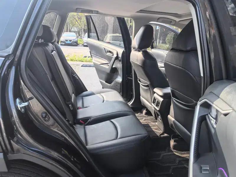 RAV4 2021 2.0L CVT 2WD Fashion Edition — миниатюра 15