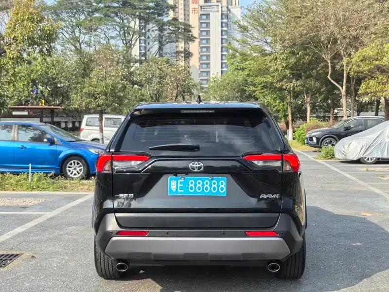 RAV4 2021 2.0L CVT 2WD Fashion Edition — миниатюра 6