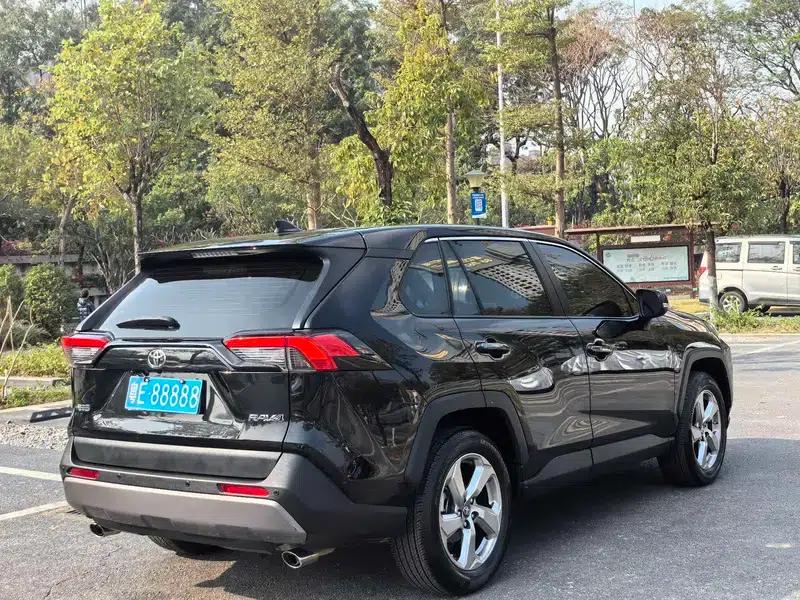 RAV4 2021 2.0L CVT 2WD Fashion Edition — миниатюра 7