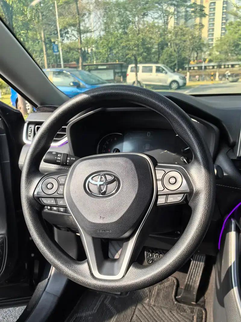 RAV4 2021 2.0L CVT 2WD Fashion Edition — миниатюра 9