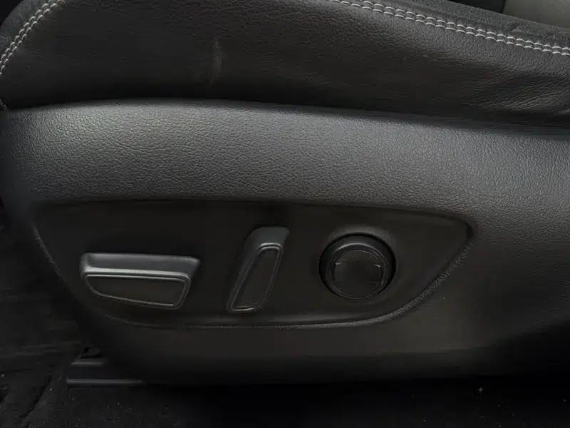 2021 RAV4 Hybrid 2.5L CVT AWD Elite Plus Edition — миниатюра 16