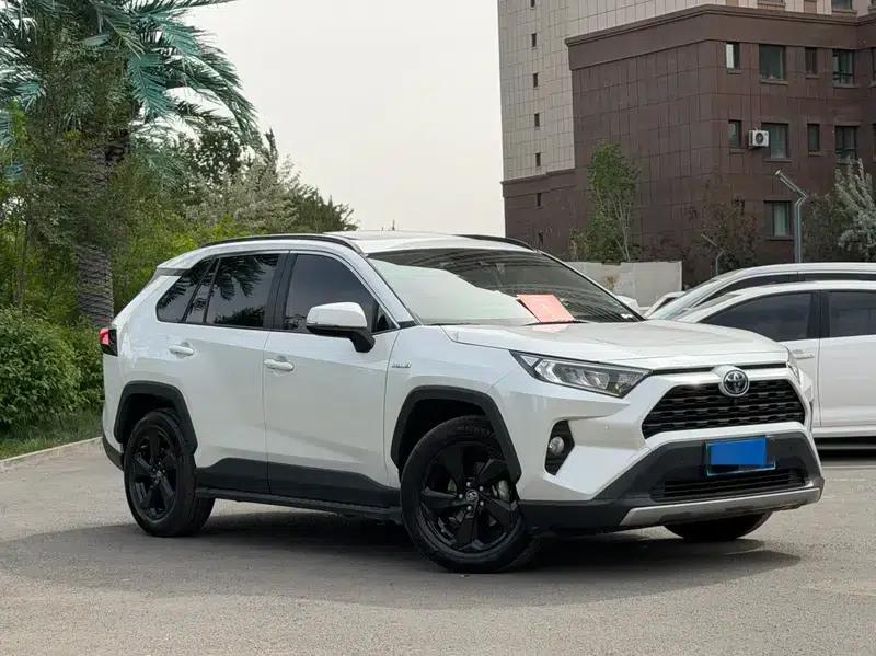 2021 RAV4 Hybrid 2.5L CVT AWD Elite Plus Edition — миниатюра 3