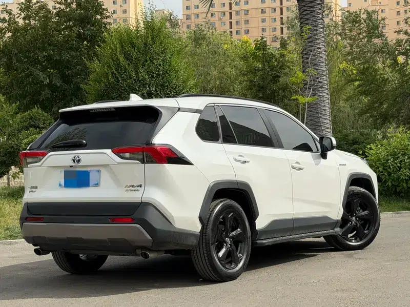 2021 RAV4 Hybrid 2.5L CVT AWD Elite Plus Edition — миниатюра 6