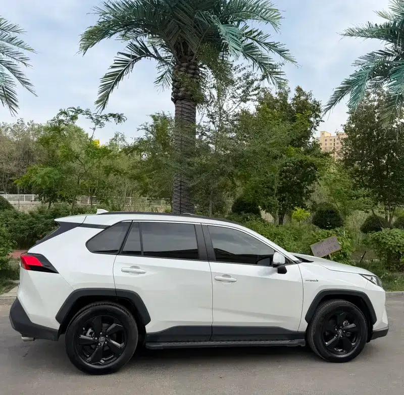 2021 RAV4 Hybrid 2.5L CVT AWD Elite Plus Edition — миниатюра 7