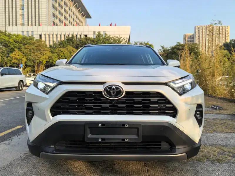 2023 RAV4 2.0L CVT 2WD 20th Anniversary Platinum Edition — миниатюра 2