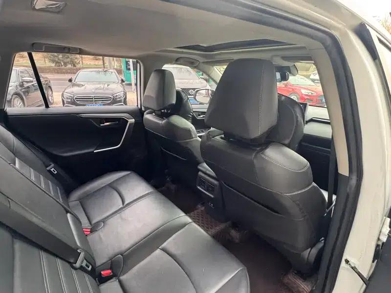 2021 RAV4 2.0L CVT 4WD Fashion Plus Edition — миниатюра 15