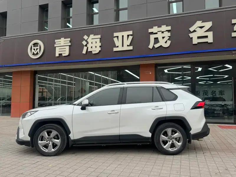 2021 RAV4 2.0L CVT 4WD Fashion Plus Edition — миниатюра 4