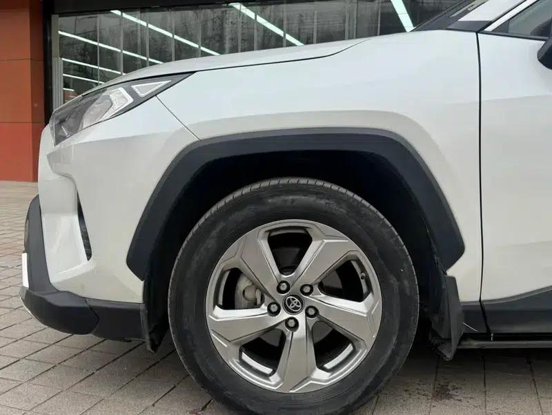 2021 RAV4 2.0L CVT 4WD Fashion Plus Edition — миниатюра 10