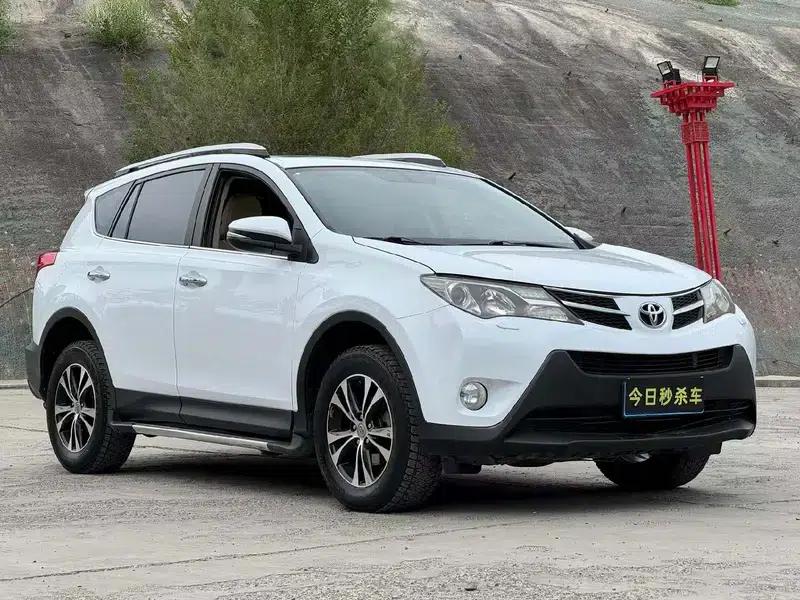 2013 RAV4 2.5L Automatic 4WD Luxury Edition — миниатюра 3