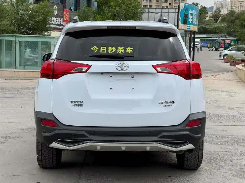 2013 RAV4 2.5L Automatic 4WD Luxury Edition — миниатюра 5