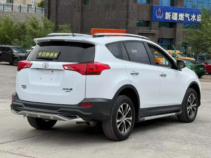 2013 RAV4 2.5L Automatic 4WD Luxury Edition — миниатюра 6