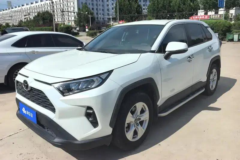2023 RAV4 2.0L CVT 2WD Urban Edition — миниатюра 1