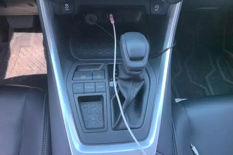 2023 RAV4 2.0L CVT 2WD Urban Edition — миниатюра 14