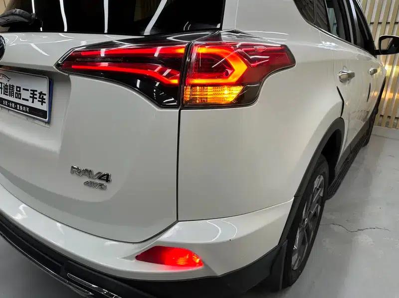 2018 RAV4 2.5L Automatic 4WD Elite i Edition — миниатюра 13