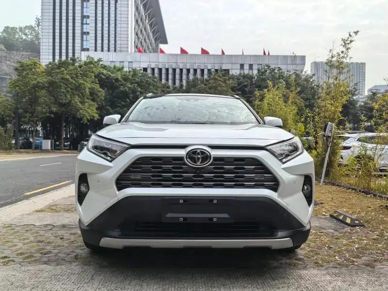 2022 Toyota RAV4 2.0L CVT 4WD Premium Edition — миниатюра 2
