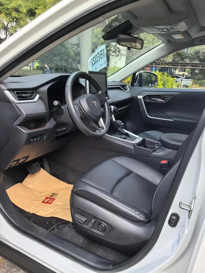 2022 Toyota RAV4 2.0L CVT 4WD Premium Edition — миниатюра 11