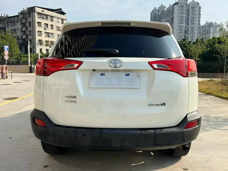 2015 RAV4 2.0L CVT 2WD Fashion Edition — миниатюра 5