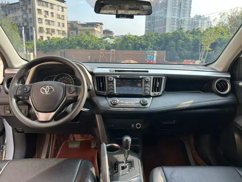 2015 RAV4 2.0L CVT 2WD Fashion Edition — миниатюра 7