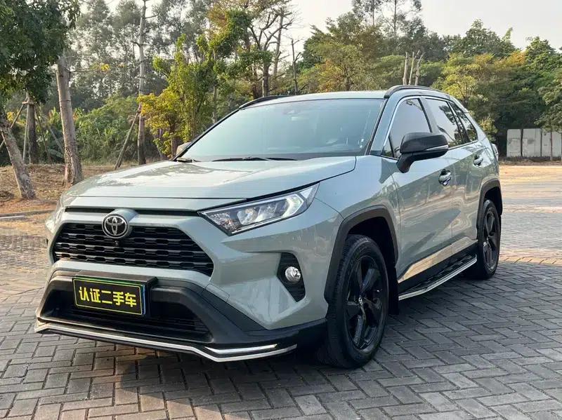 RAV4 2020 2.0L CVT 2WD Fashion Plus Edition — миниатюра 1