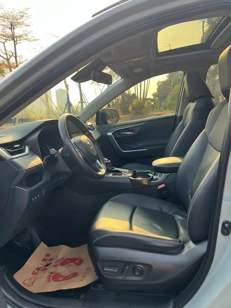 RAV4 2020 2.0L CVT 2WD Fashion Plus Edition — миниатюра 11