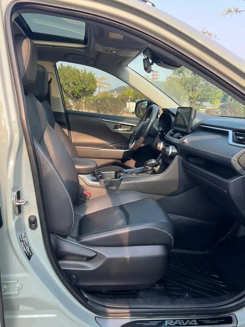 RAV4 2020 2.0L CVT 2WD Fashion Plus Edition — миниатюра 8