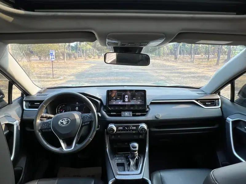 RAV4 2020 2.0L CVT 2WD Fashion Plus Edition — миниатюра 10