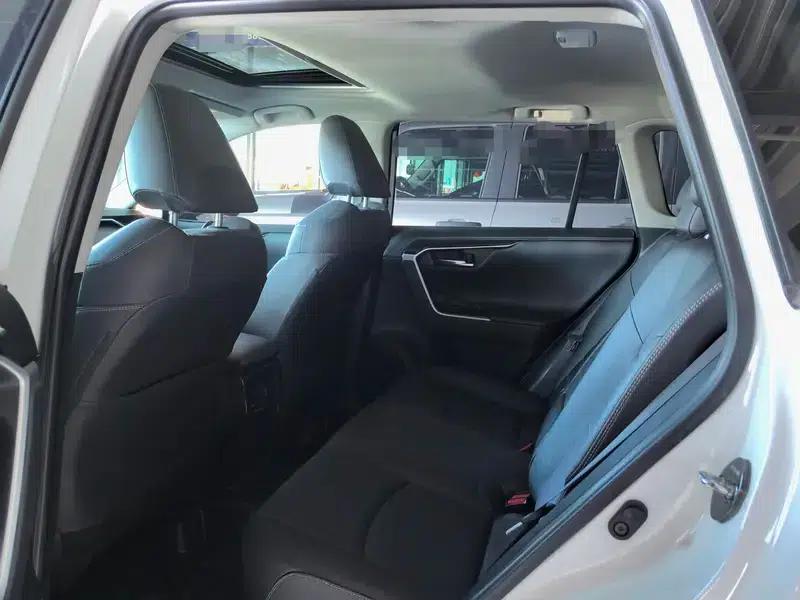 RAV4 2020 2.0L CVT 2WD Fashion Plus Edition — миниатюра 11