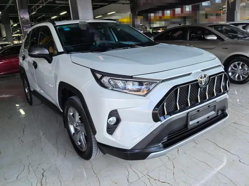 RAV4 2020 2.0L CVT 2WD Fashion Plus Edition — миниатюра 3