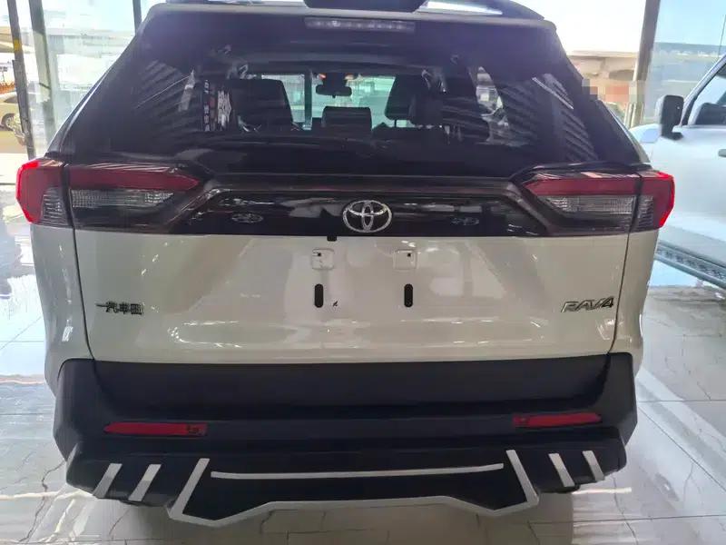 RAV4 2020 2.0L CVT 2WD Fashion Plus Edition — миниатюра 4