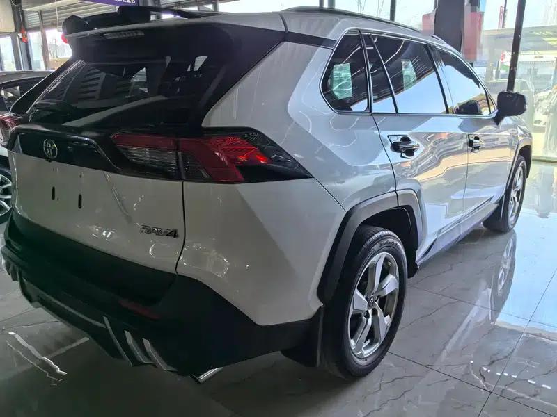 RAV4 2020 2.0L CVT 2WD Fashion Plus Edition — миниатюра 5