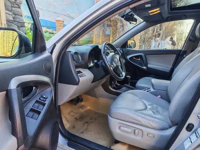 2010 RAV4 2.4L Automatic Luxury Upgrade Edition — миниатюра 8