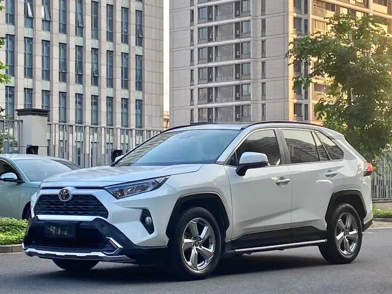 RAV4 2020 2.0L CVT 2WD Fashion Edition — миниатюра 1