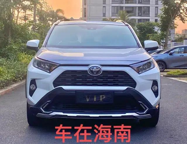 RAV4 2020 2.0L CVT 2WD Fashion Edition — миниатюра 2