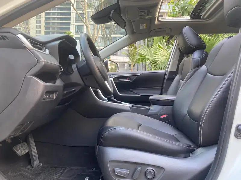 RAV4 2020 2.0L CVT 2WD Fashion Edition — миниатюра 8