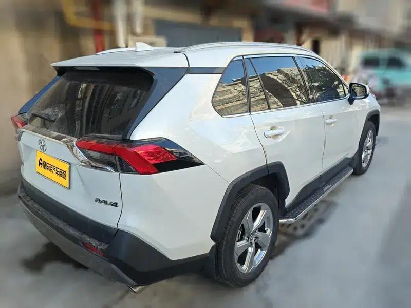 2022 Toyota RAV4 2.0L CVT 2WD Fashion Edition — миниатюра 4
