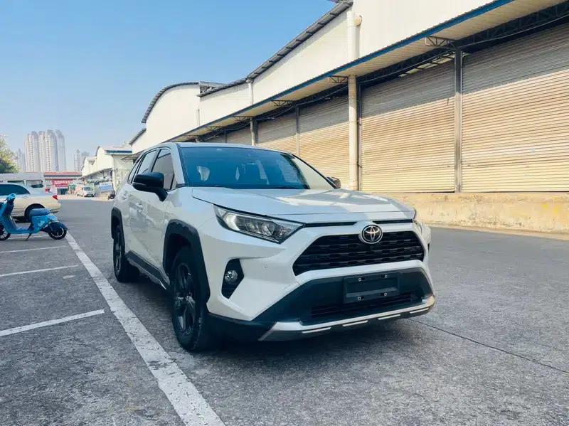 2022 Toyota RAV4 2.0L CVT 4WD Fashion Edition — миниатюра 3