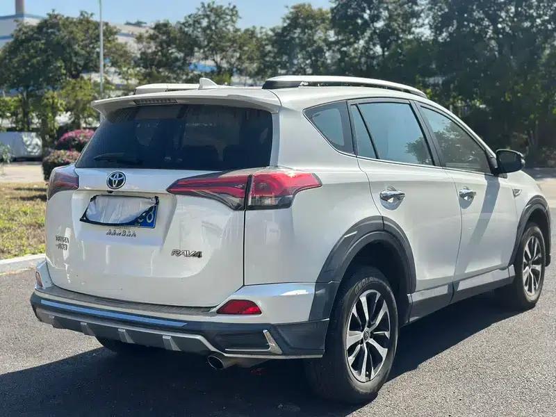2018 RAV4 2.0L CVT 2WD Fashion X Edition — миниатюра 6