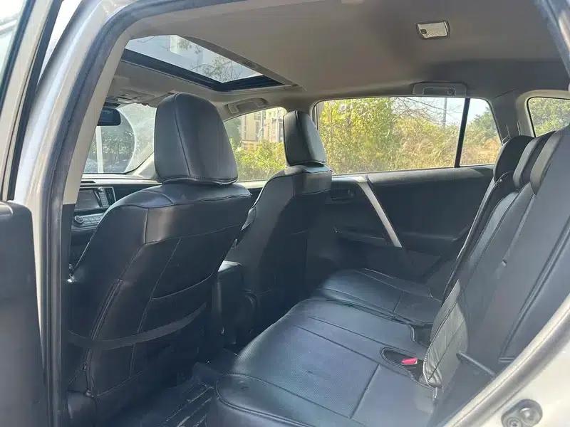 2018 RAV4 2.0L CVT 2WD Fashion X Edition — миниатюра 9