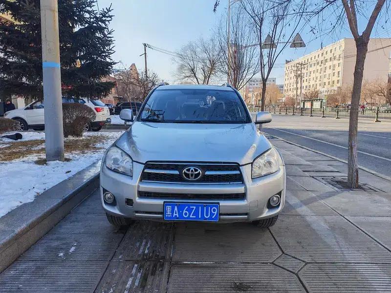 2010 RAV4 2.4L Automatic Luxury Upgrade Edition — миниатюра 2