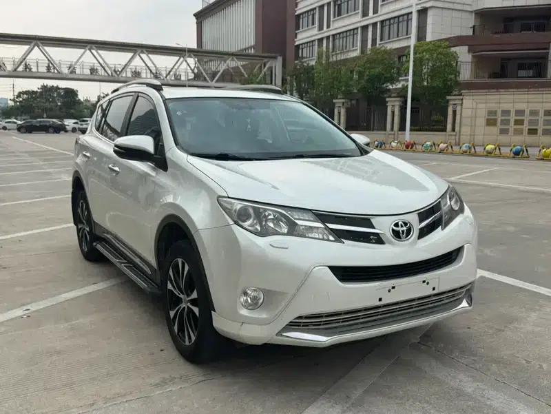 2015 RAV4 2.5L Automatic 4WD Elite Edition — миниатюра 3
