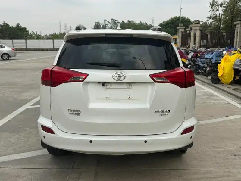 2015 RAV4 2.5L Automatic 4WD Elite Edition — миниатюра 5