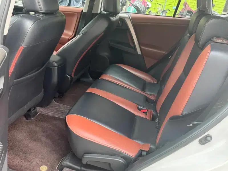 2015 RAV4 2.5L Automatic 4WD Elite Edition — миниатюра 9