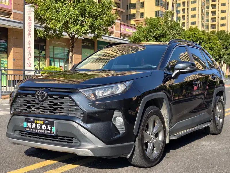 2021 RAV4 2.0L CVT 4WD Fashion Plus Edition — миниатюра 1
