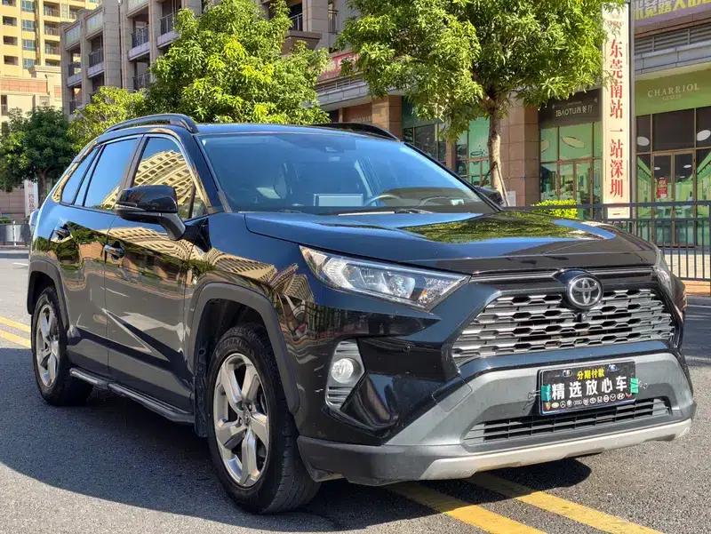 2021 RAV4 2.0L CVT 4WD Fashion Plus Edition — миниатюра 3