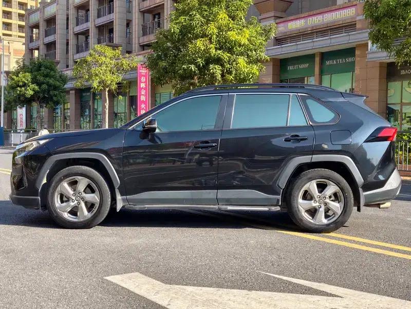 2021 RAV4 2.0L CVT 4WD Fashion Plus Edition — миниатюра 4