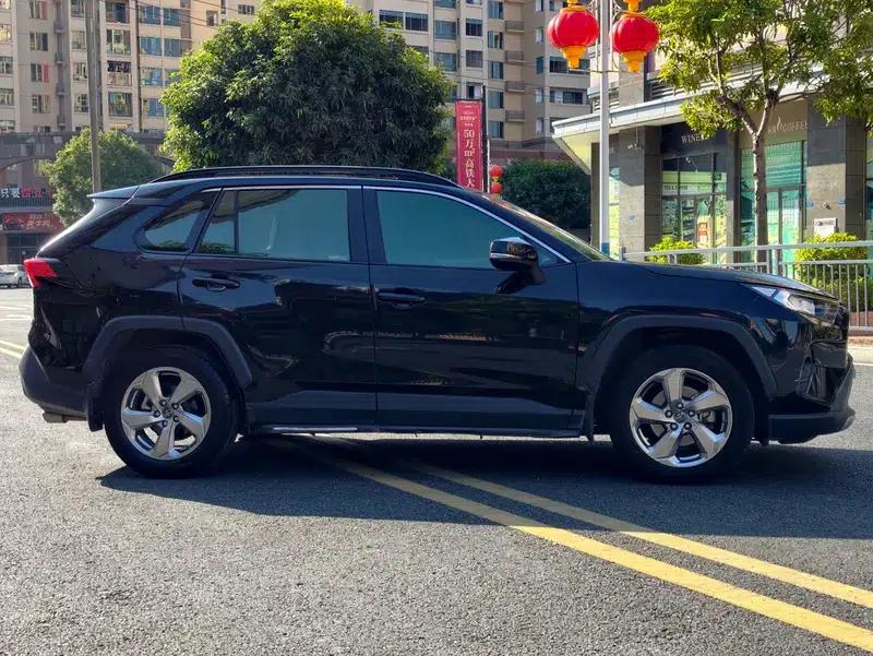2021 RAV4 2.0L CVT 4WD Fashion Plus Edition — миниатюра 8