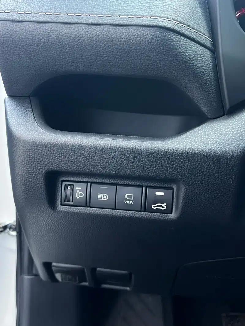 RAV4 2020 2.0L CVT 2WD Fashion Plus Edition — миниатюра 11