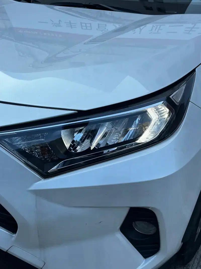 RAV4 2020 2.0L CVT 2WD Fashion Plus Edition — миниатюра 12