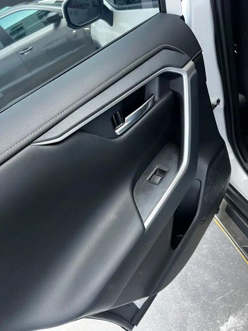 RAV4 2020 2.0L CVT 2WD Fashion Plus Edition — миниатюра 18